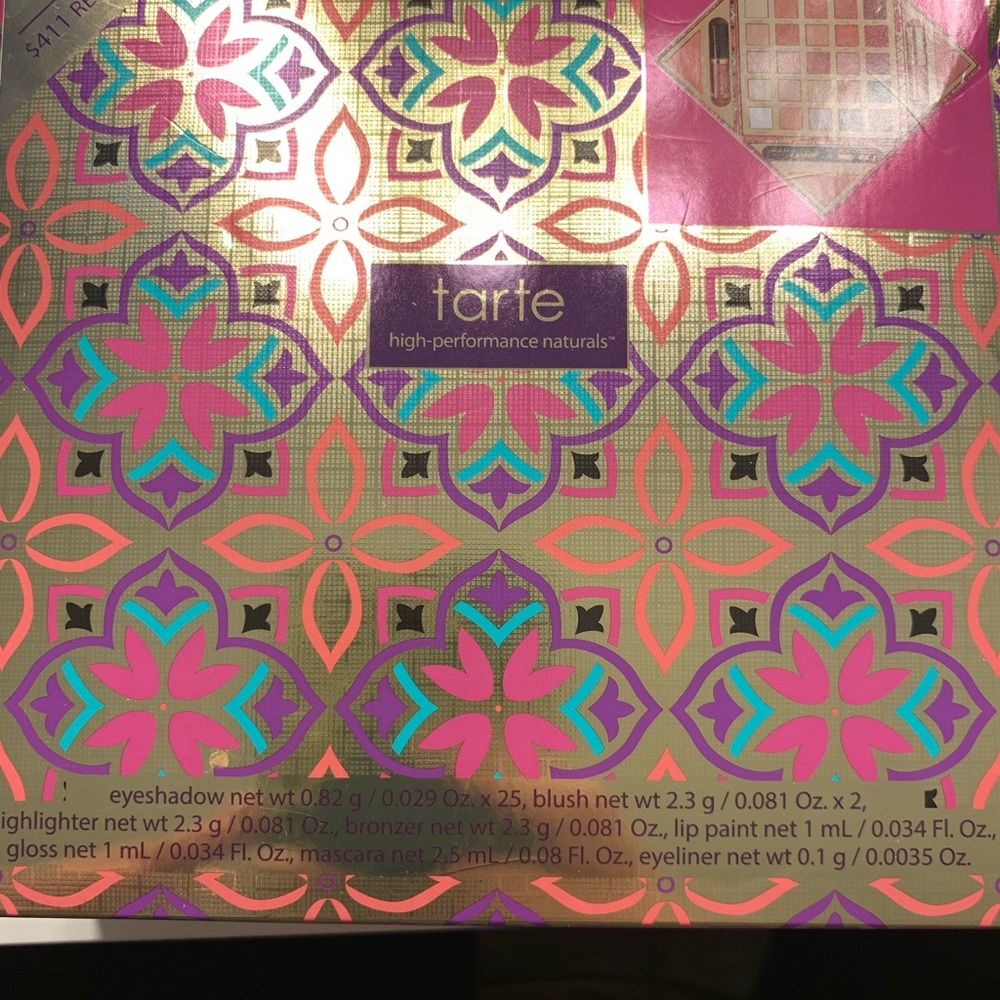 Limited edition holiday pallet
